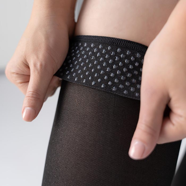 Компрессионные гольфы от отеков и варикоза 2 класс черные ТК.311 VivaLife ТК.311.20  VivaLife